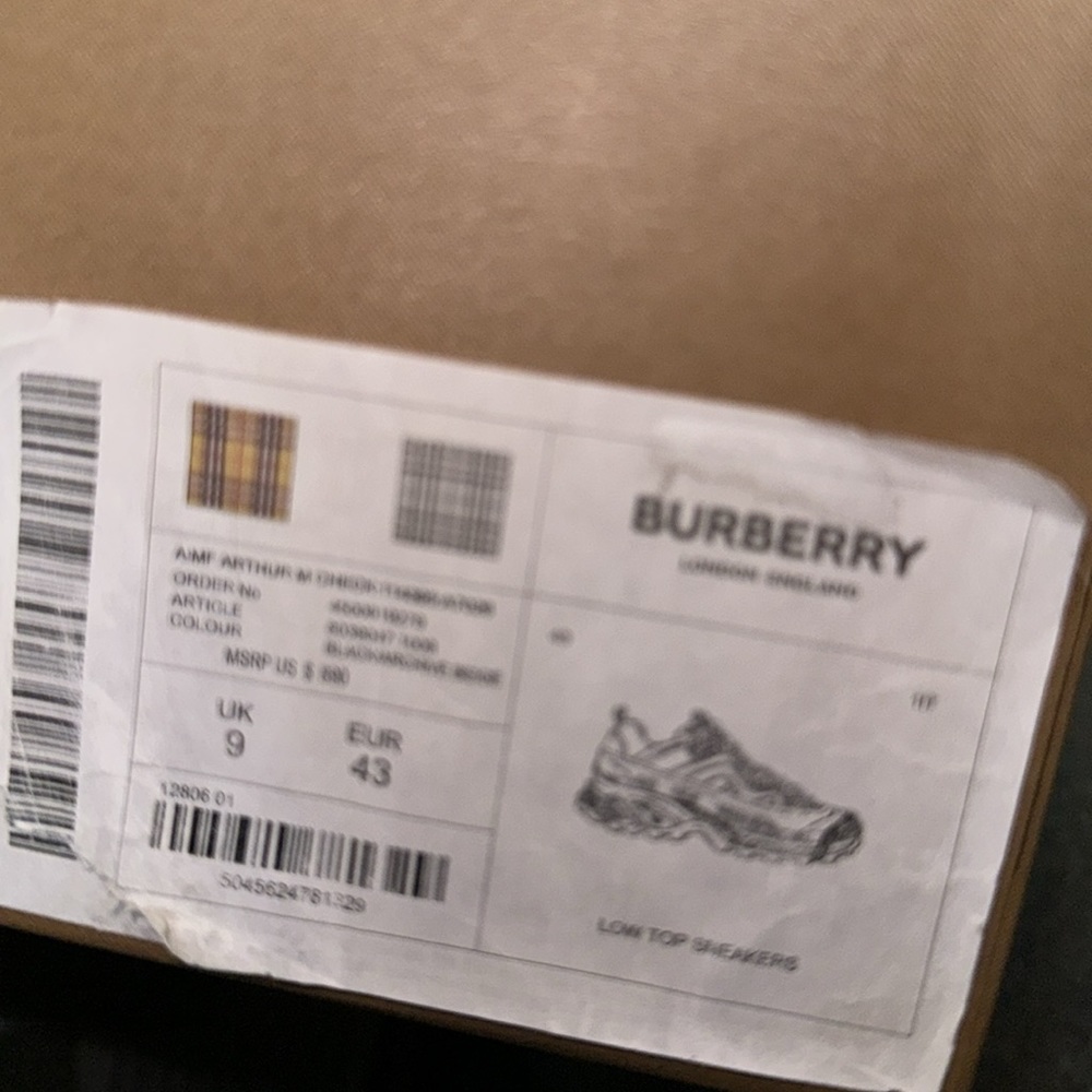 New size 10 us mens burberry sneakers brand new in box - Picture 3 of 3